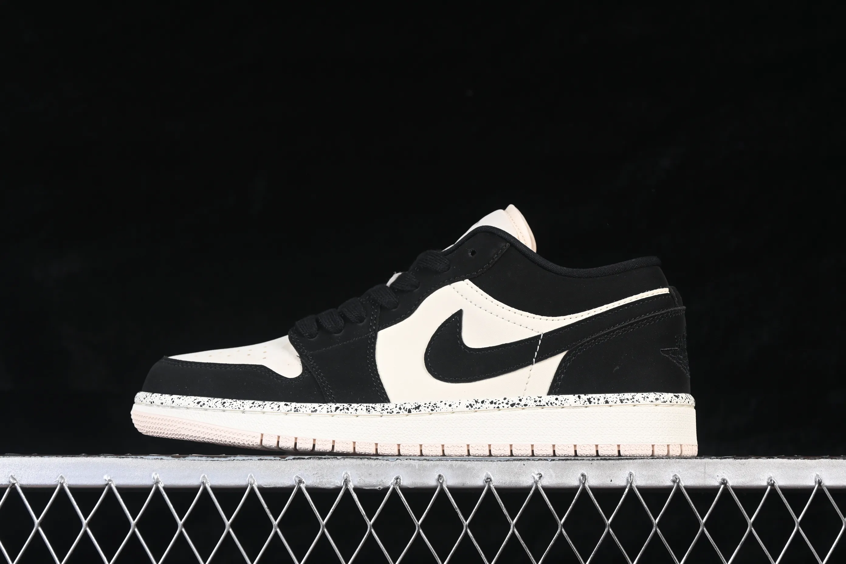 All categories Air Jordan Jordan series basketball shoes Air Jordan 1 Low Air Jordan 1 Low AJ1 Joe 1 black powder low-top basketball shoes DC0774-003